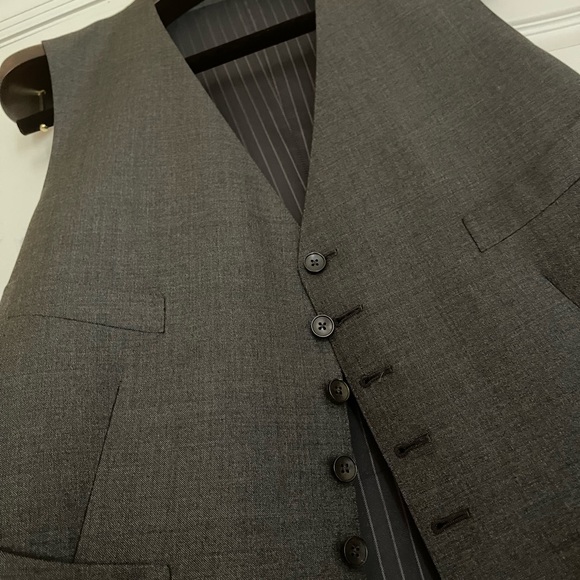 Tom Ford | 100% Authentic | Classic Men’s 56R 3-Piece Wool Suit - Picture 9 of 16